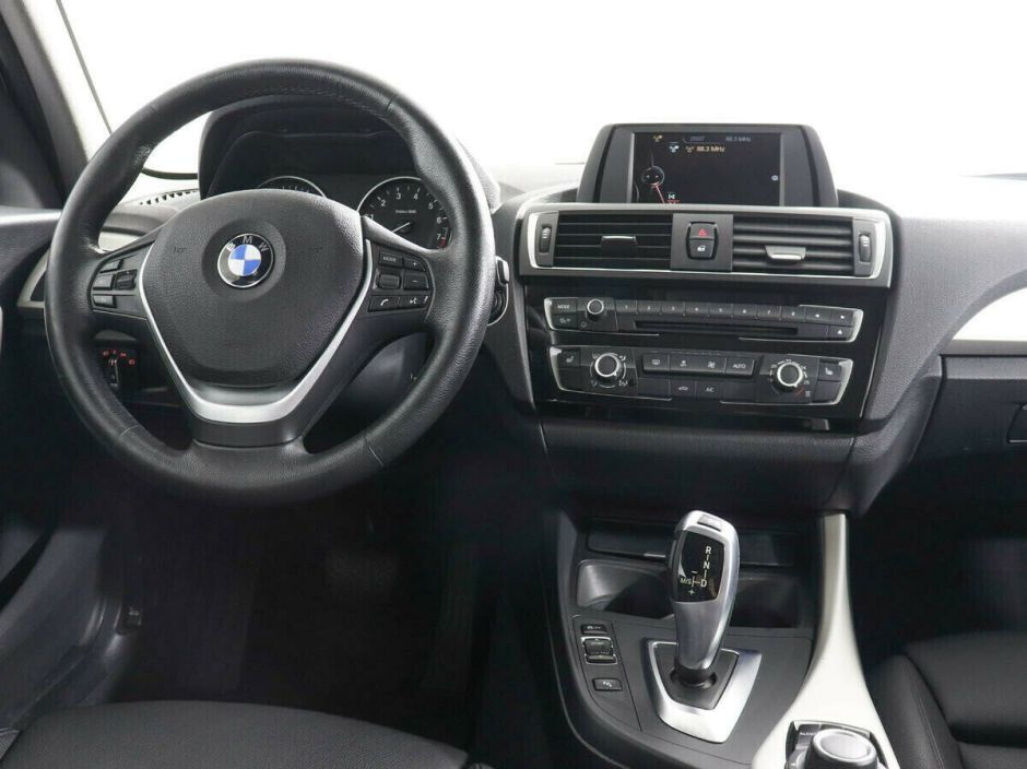 BMW 1 серии 1.5 АКПП, 2017, 76 000 км фото 5