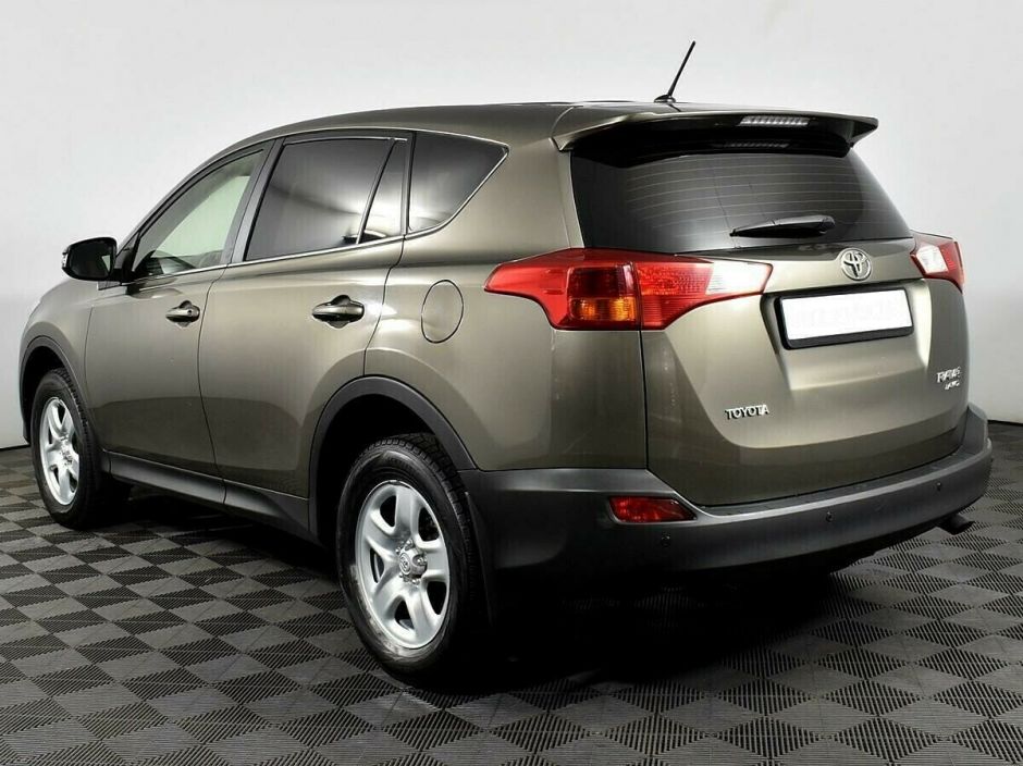 Toyota RAV4 2.2 АКПП, 2012, 138 000 км фото 4