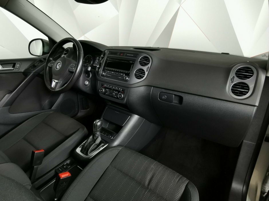 Volkswagen Tiguan 2.0 АКПП, 2013, 133 000 км фото 8