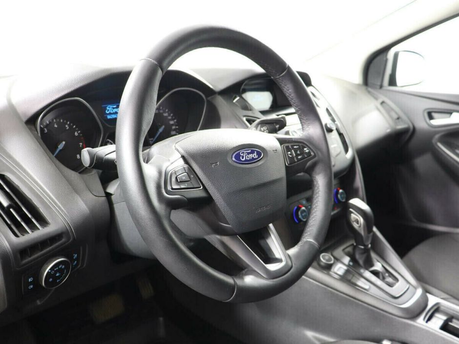Ford Focus 1.6 РКПП, 2015, 100 000 км фото 5