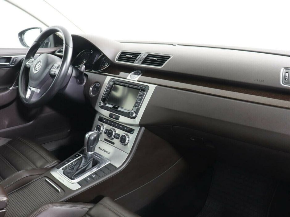 Volkswagen Passat 2.0 РКПП, 2013, 123 000 км фото 6