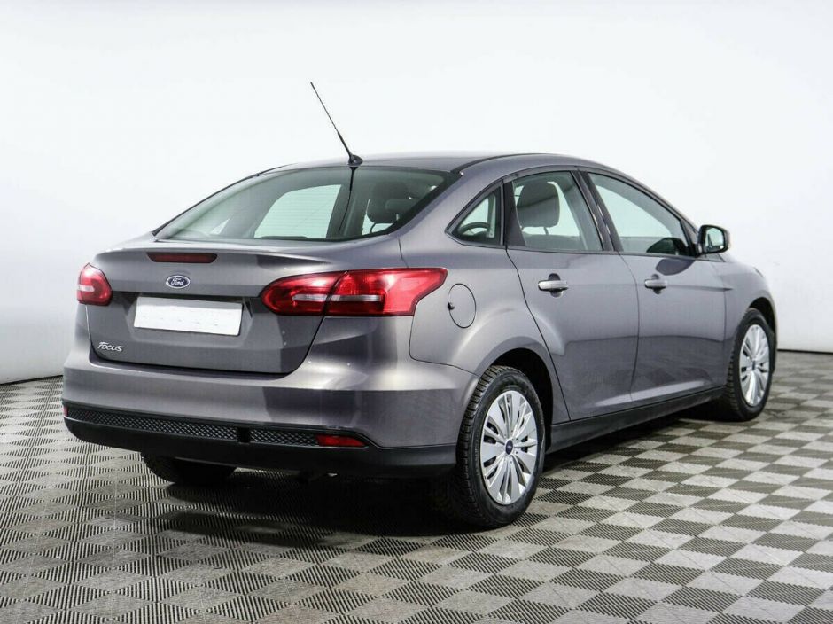 Ford Focus 1.6 РКПП, 2015, 100 000 км фото 3