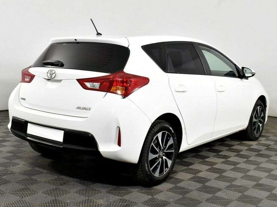 Toyota Auris 1.6 CVT, 2013, 134 000 км фото 3