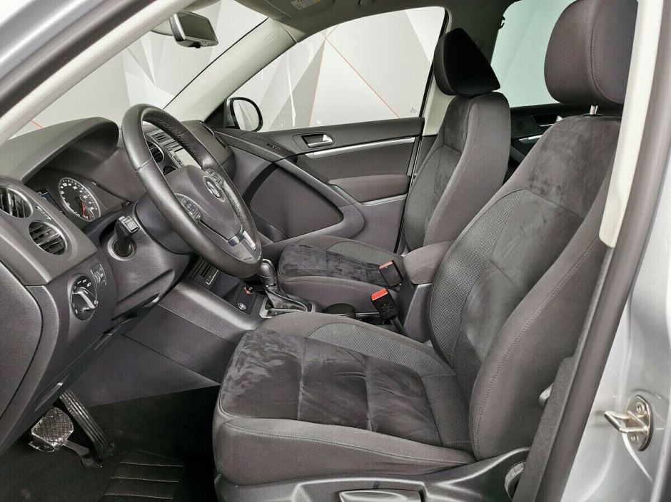 Volkswagen Tiguan 2.0 АКПП, 2012, 141 000 км фото 6