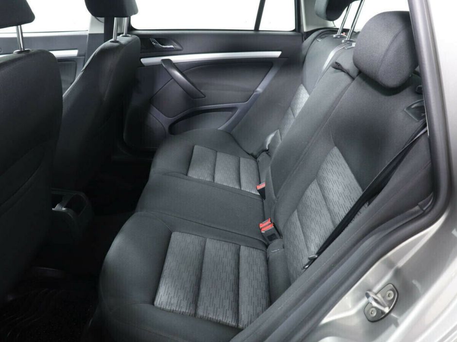 Skoda Octavia 1.6 МКПП, 2010, 170 000 км фото 7