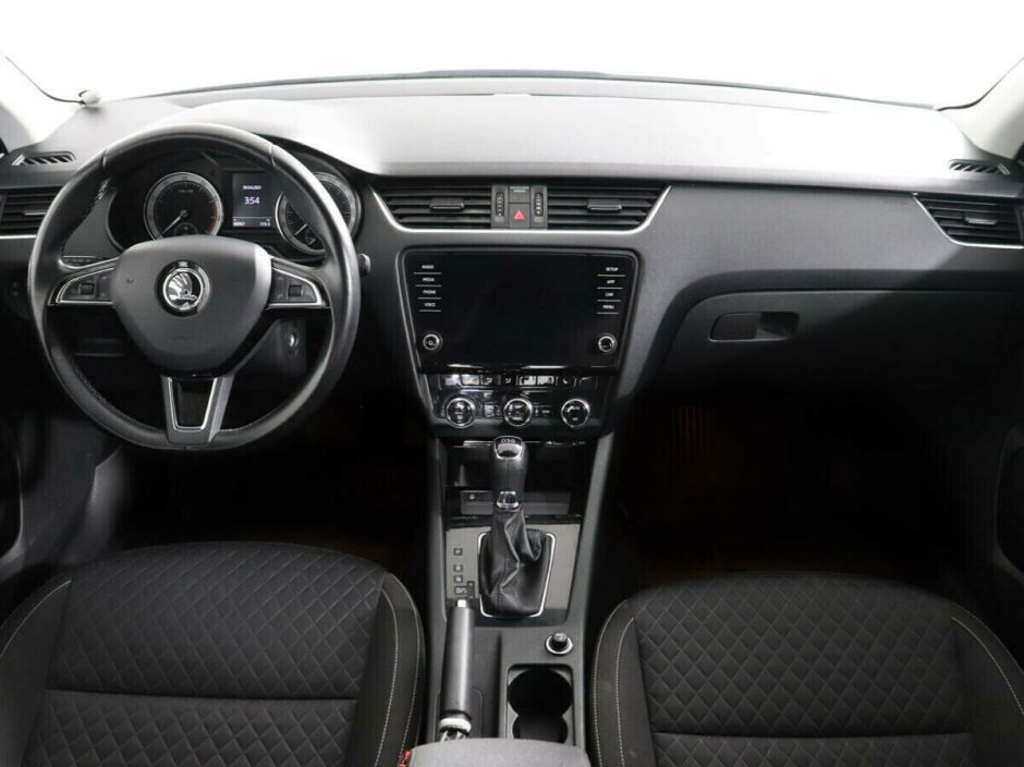 Skoda Octavia 1.5 РКПП, 2017, 76 000 км фото 7