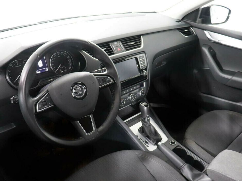 Skoda Octavia 1.5 РКПП, 2017, 74 000 км фото 8