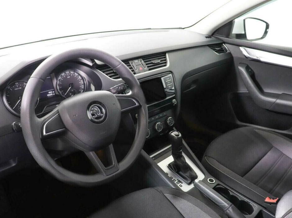 Skoda Octavia 1.5 РКПП, 2018, 73 000 км фото 8