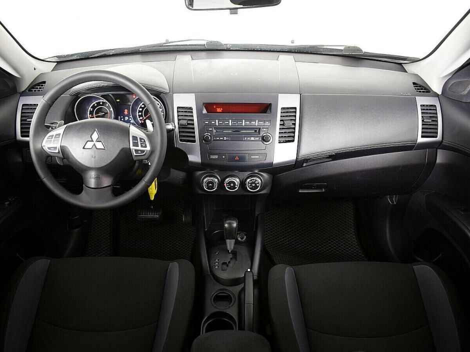 Mitsubishi Outlander 2.0 CVT, 2011, 153 000 км фото 3