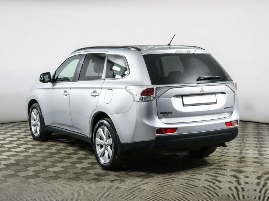 Mitsubishi Outlander 2.0 CVT, 2013, 122 000 км фото 3