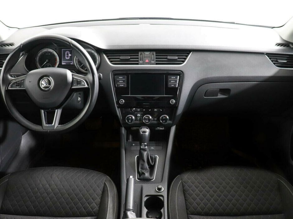 Skoda Octavia 1.5 РКПП, 2018, 74 000 км фото 5