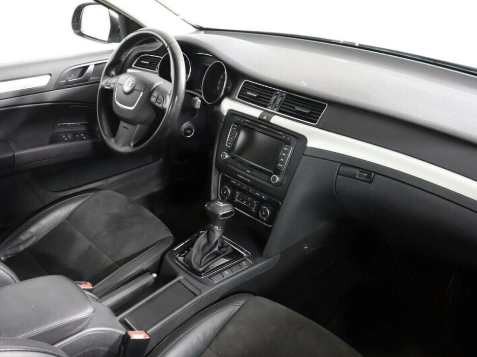 Skoda Superb 2.0 РКПП, 2012, 135 000 км фото 5