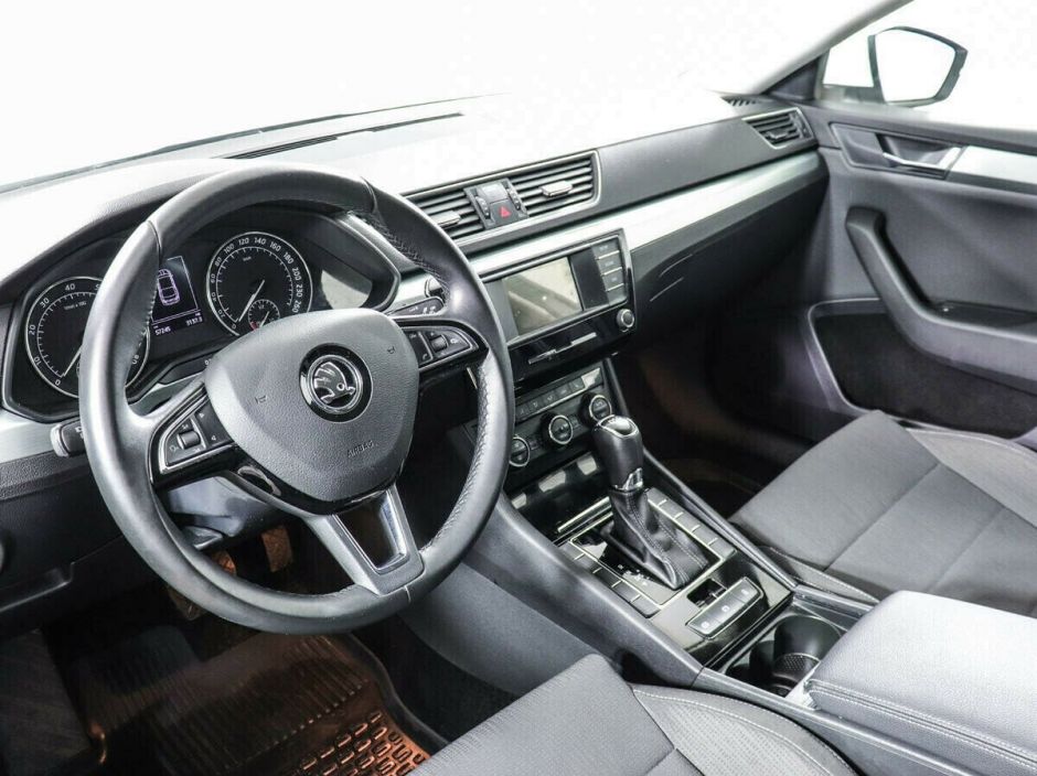Skoda Superb 1.4 РКПП, 2015, 99 000 км фото 6