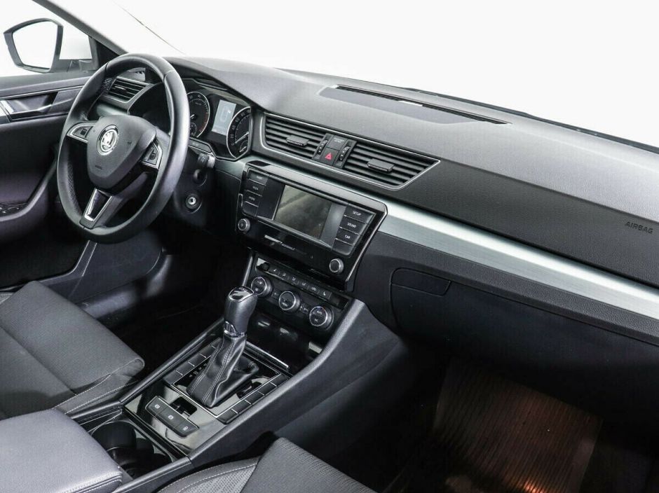 Skoda Superb 1.4 РКПП, 2015, 99 000 км фото 7