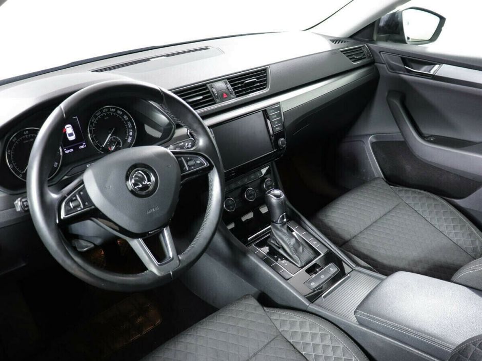 Skoda Superb 1.8 РКПП, 2017, 86 000 км фото 5