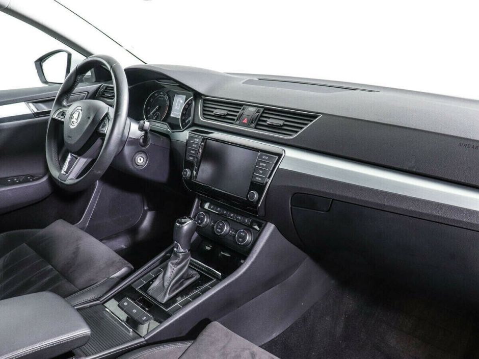 Skoda Superb 1.8 РКПП, 2017, 77 000 км фото 7