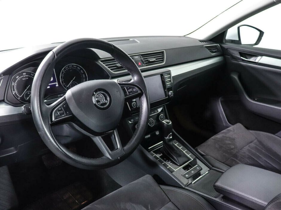 Skoda Superb 1.8 РКПП, 2017, 77 000 км фото 8