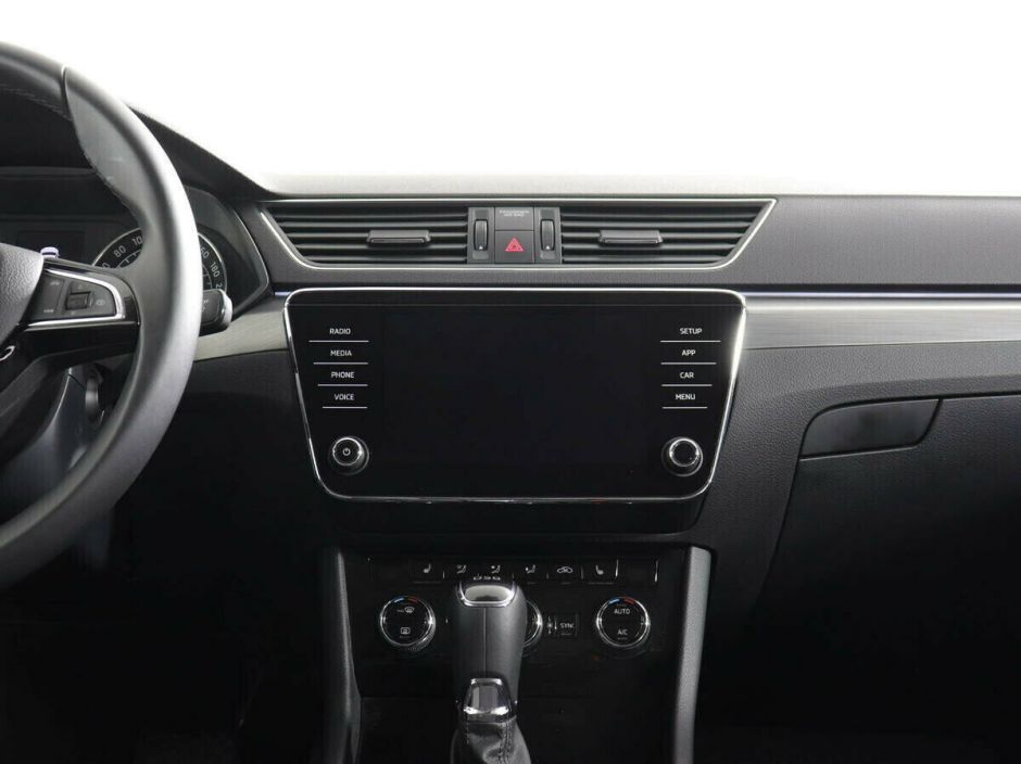Skoda Superb 1.5 РКПП, 2019, 54 000 км фото 7