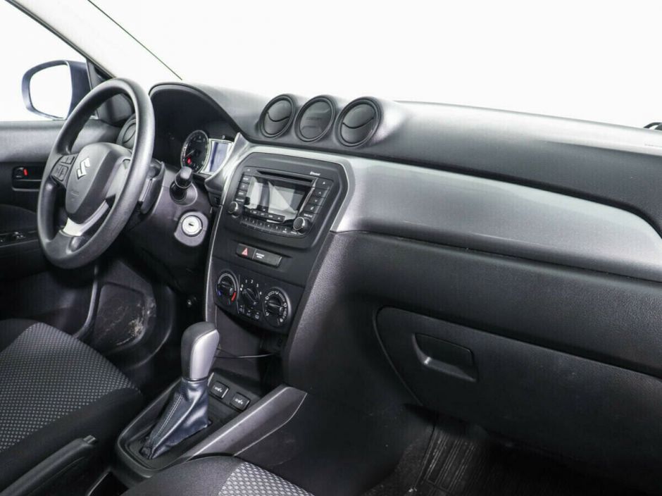 Suzuki Vitara 1.6 АКПП, 2017, 81 000 км фото 9