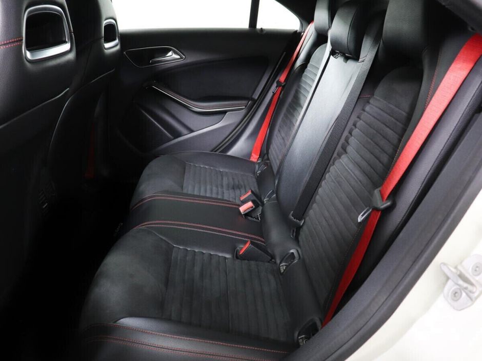 Mercedes-Benz CLA 2.0 РКПП, 2013, 120 000 км фото 10