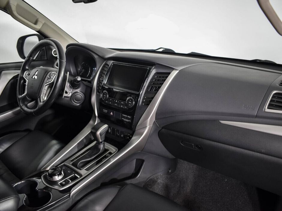 Mitsubishi Pajero Sport 3.0 АКПП, 2017, 81 000 км фото 5