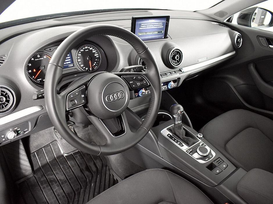 Audi A3 1.5 РКПП, 2018, 62 000 км фото 8