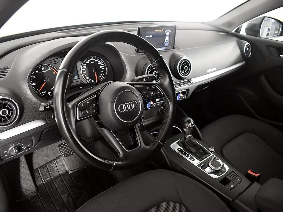 Audi A3 1.5 РКПП, 2017, 75 000 км фото 8