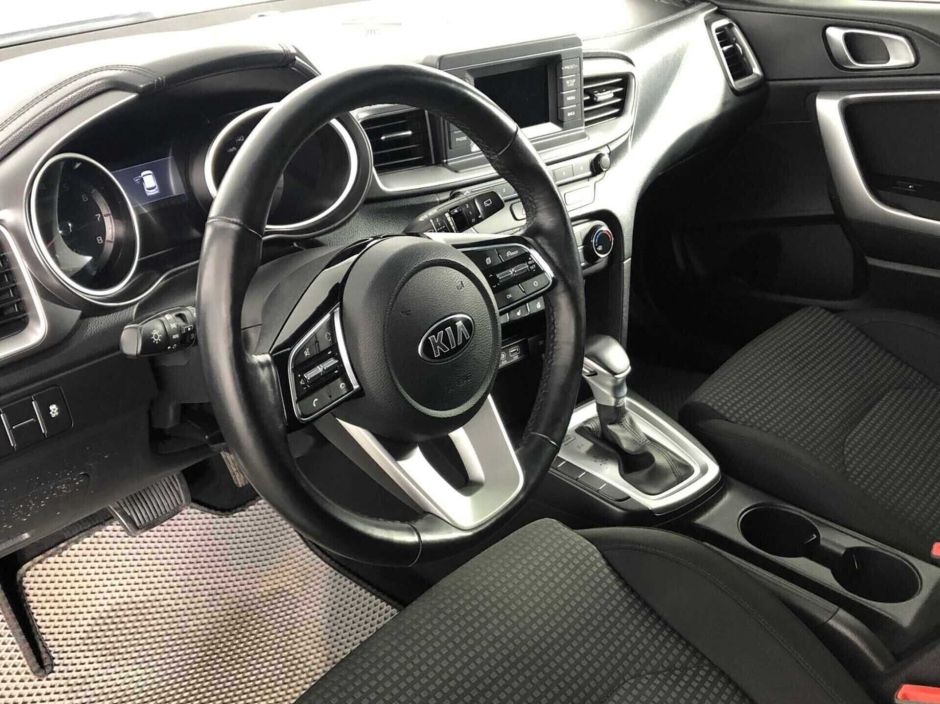Kia Ceed 1.6 АКПП, 2018, 63 000 км фото 3