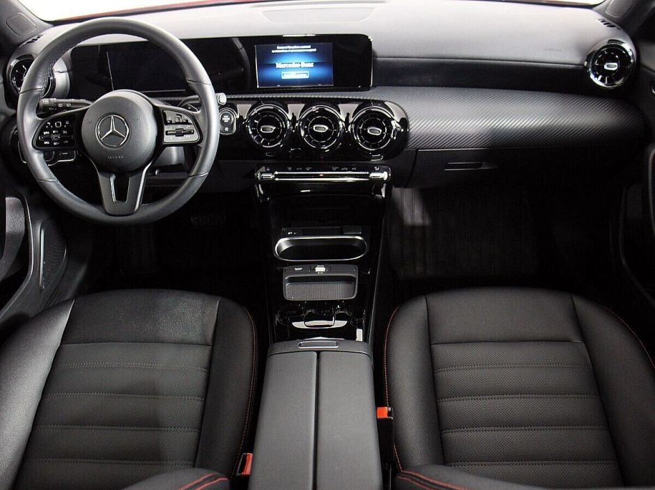 Mercedes-Benz A-Класс 1.3 РКПП, 2018, 59 000 км фото 6