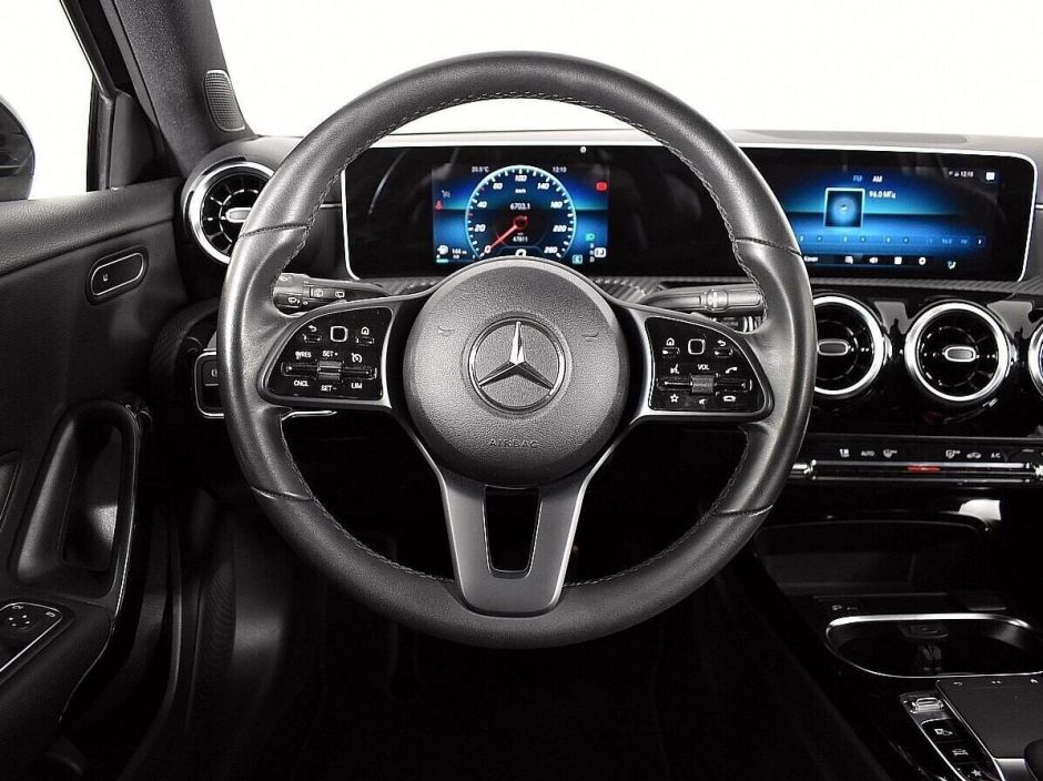 Mercedes-Benz A-Класс 1.3 РКПП, 2018, 64 000 км фото 5