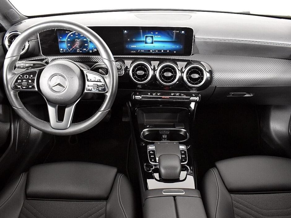 Mercedes-Benz A-Класс 1.3 РКПП, 2018, 64 000 км фото 6