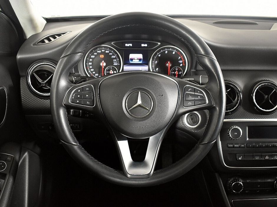 Mercedes-Benz A-Класс 1.6 РКПП, 2017, 79 000 км фото 5