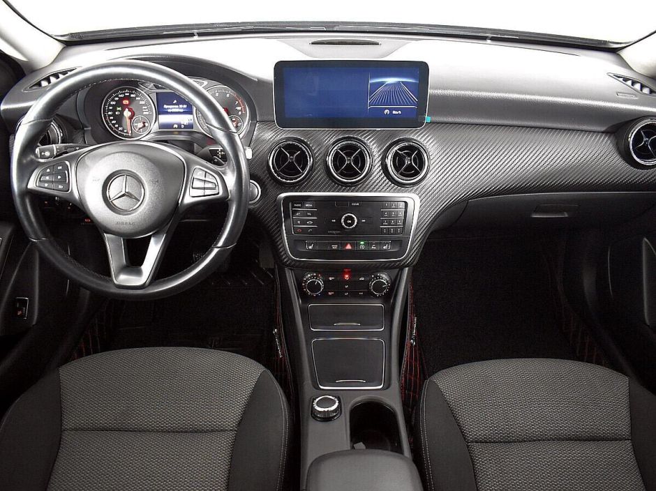 Mercedes-Benz GLA 1.6 РКПП, 2018, 63 000 км фото 5