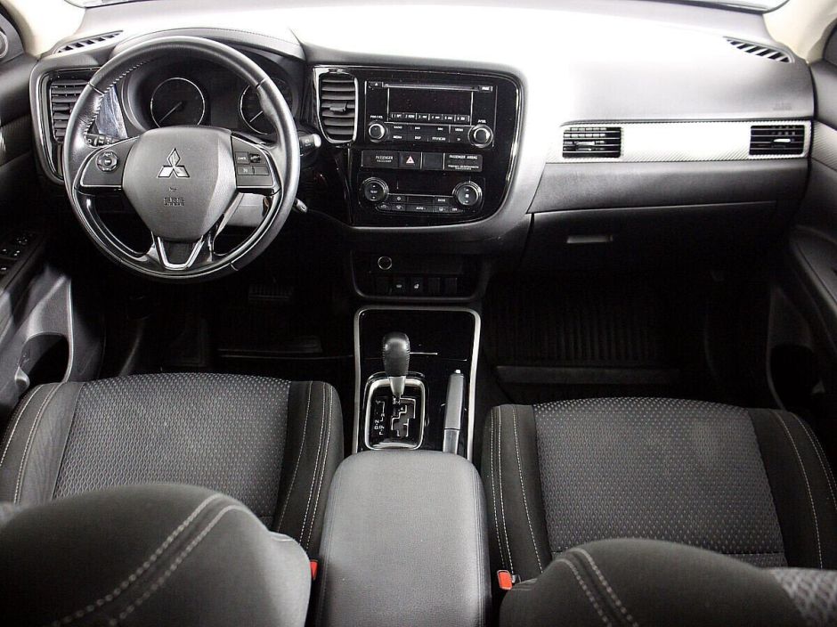 Mitsubishi Outlander 2.0 CVT, 2017, 74 000 км фото 7
