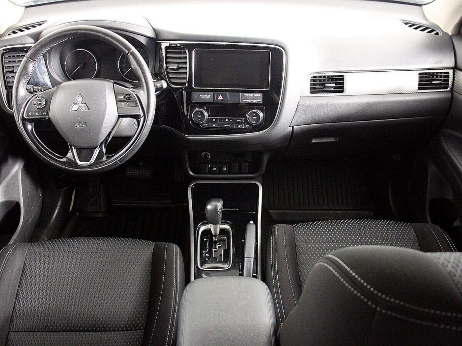 Mitsubishi Outlander 2.0 CVT, 2018, 63 000 км фото 7