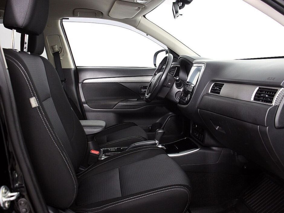 Mitsubishi Outlander 2.0 CVT, 2018, 63 000 км фото 10
