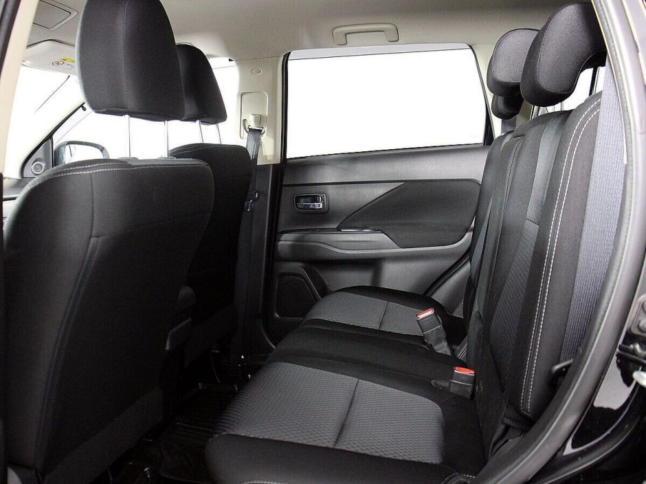 Mitsubishi Outlander 2.0 CVT, 2018, 63 000 км фото 11