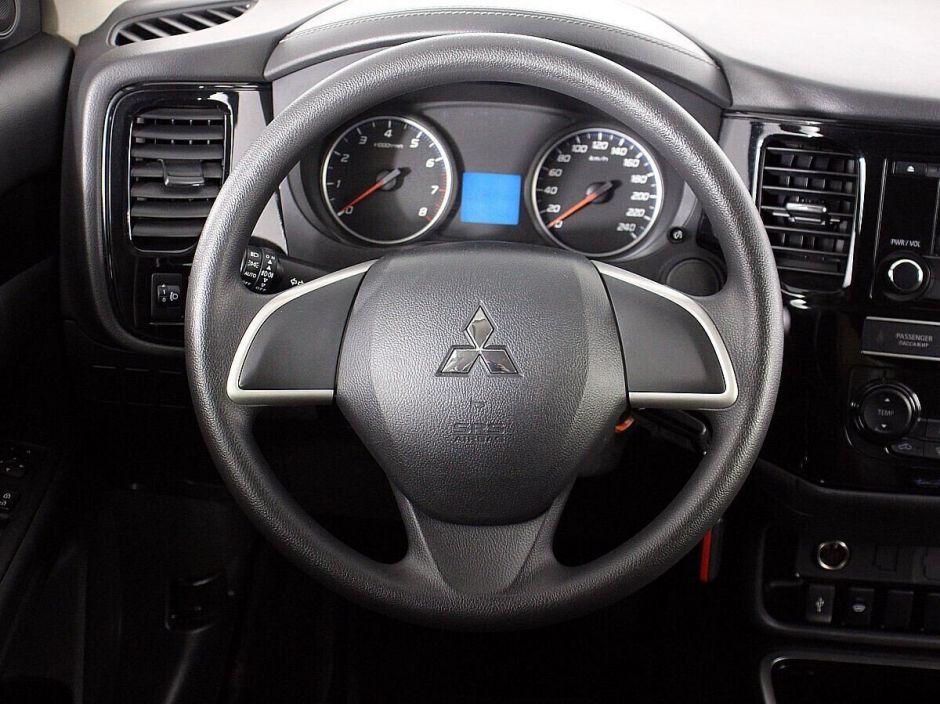 Mitsubishi Outlander 2.0 CVT, 2019, 52 000 км фото 8