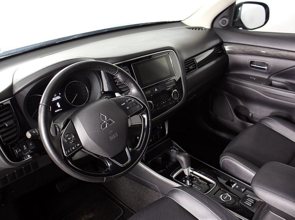 Mitsubishi Outlander 2.4 CVT, 2017, 83 000 км фото 6