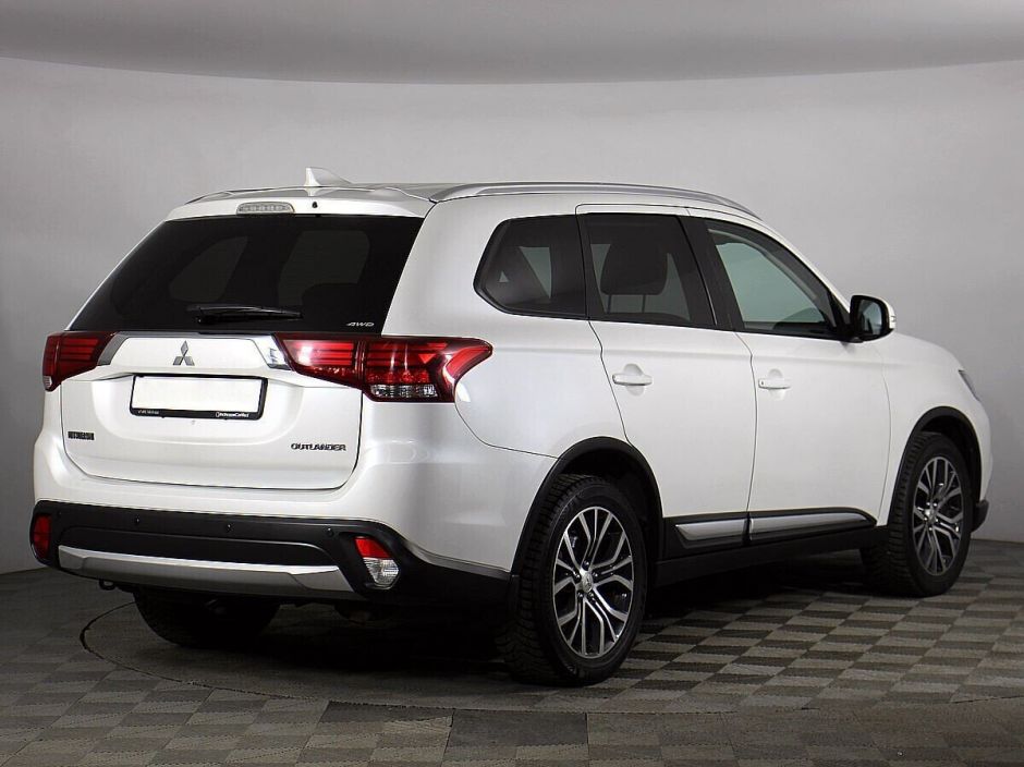 Mitsubishi Outlander 2.0 CVT, 2017, 71 000 км фото 3