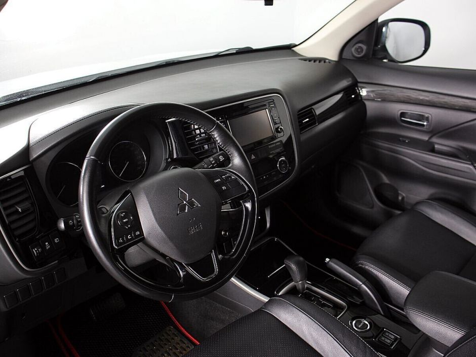 Mitsubishi Outlander 2.0 CVT, 2017, 71 000 км фото 5