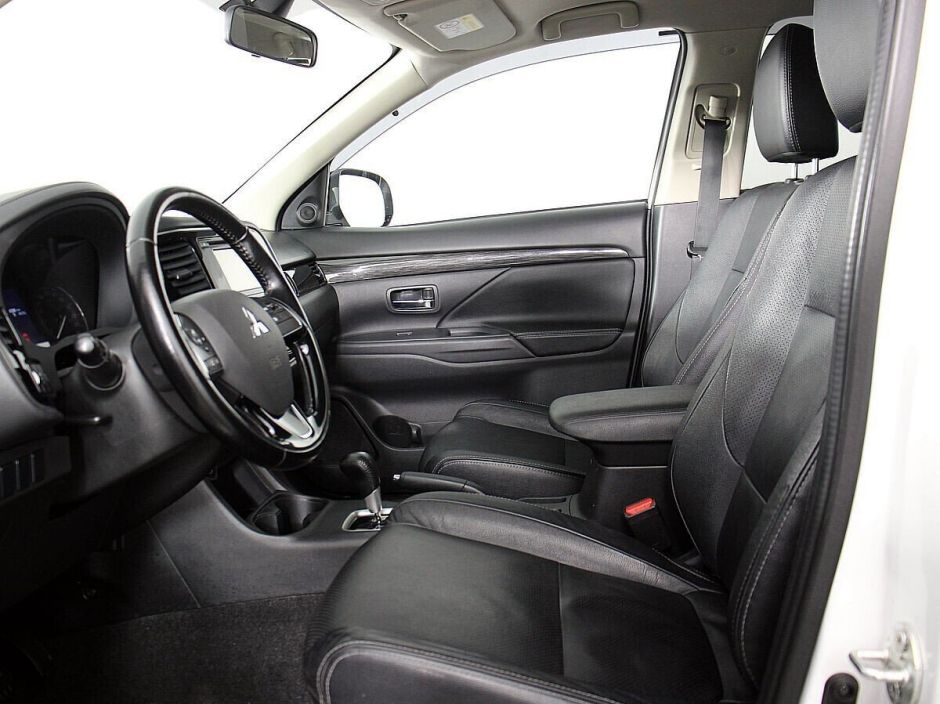 Mitsubishi Outlander 2.0 CVT, 2016, 87 000 км фото 5