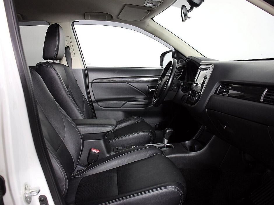 Mitsubishi Outlander 2.0 CVT, 2016, 87 000 км фото 10