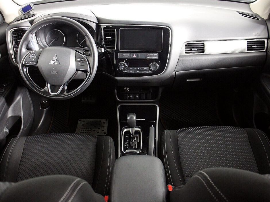 Mitsubishi Outlander 2.0 CVT, 2018, 60 000 км фото 7