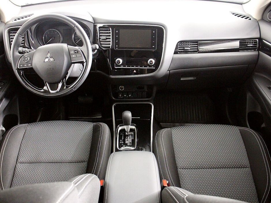 Mitsubishi Outlander 2.0 CVT, 2020, 46 000 км фото 7