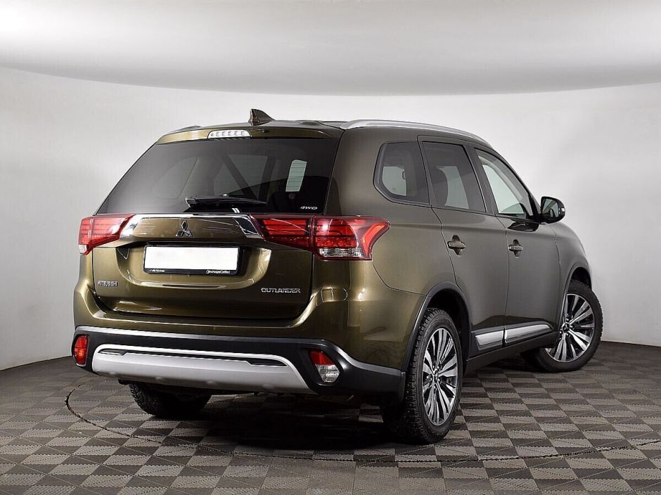 Mitsubishi Outlander 2.0 CVT, 2018, 65 000 км фото 3