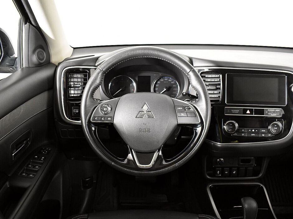 Mitsubishi Outlander 2.0 CVT, 2018, 65 000 км фото 8