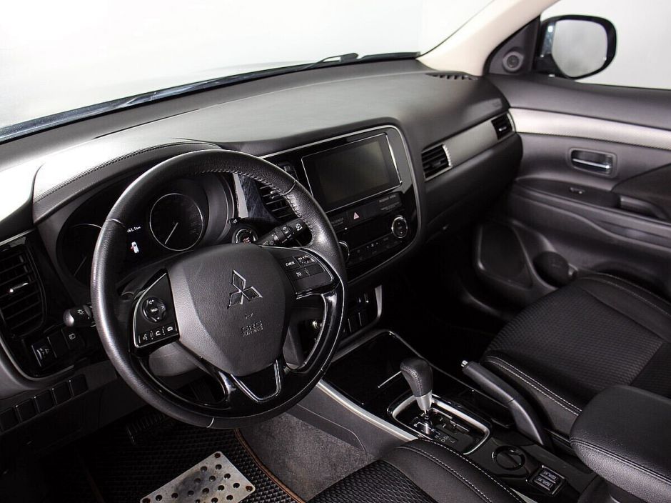 Mitsubishi Outlander 2.0 CVT, 2018, 65 000 км фото 6