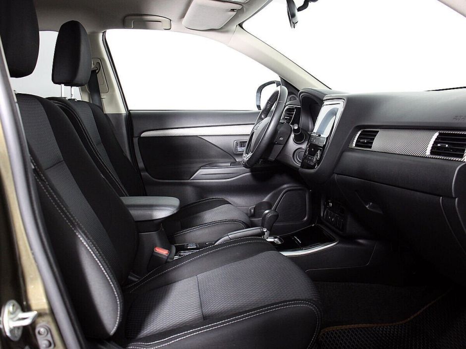Mitsubishi Outlander 2.0 CVT, 2018, 65 000 км фото 10