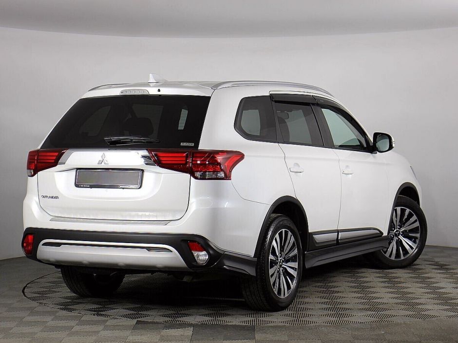 Mitsubishi Outlander 2.0 CVT, 2020, 41 000 км фото 3